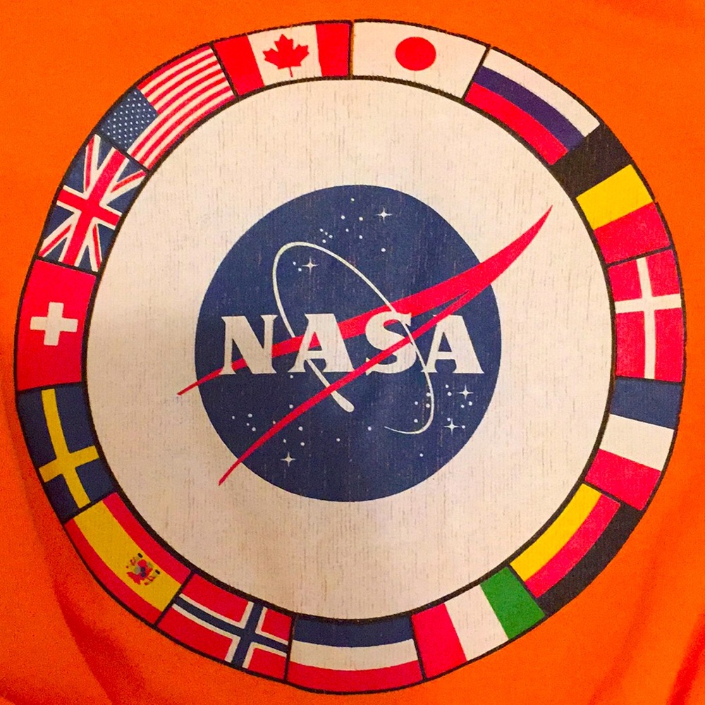 Vintage NASA sweater- XL - Picture 3 of 4